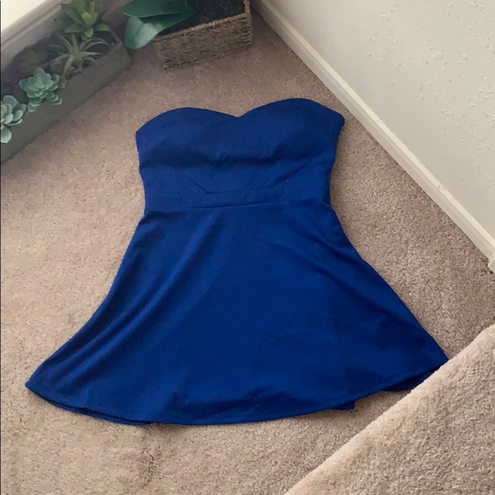 3/$30 🌟 Forever 21 Blue Strapless Dress